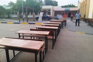 ليبيا :المجلس البلدي ابوسليم يقوم بتوريد ألف مقعد دراسي "دعما لقطاع التعليم"