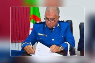 رئيس أمن ولاية مستغانم "محمد حموني" يعطي تعليماته لتعرية حجاب حرائر مستغانم