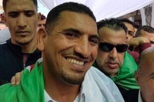 محاكمة المناضل السياسي كريم طابو بسبب مشاركته في الحراك الشعبي الجزائري