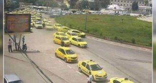 غضب سائقي سيارات الأجرة و إغلاق محور الدوران سيدي إبراهيم
