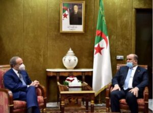 رئيس المجلس الشعبي الوطني سليمان شنين يستقبل سفير ايطاليا بالجزائر لمناقشة علاقات التعاون بين البلدين
