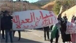 "غياب العدالة في الجزائر الجديدة" شعارات حملها ساكنة سيدي الهواري للمطالبة بسكناهم
