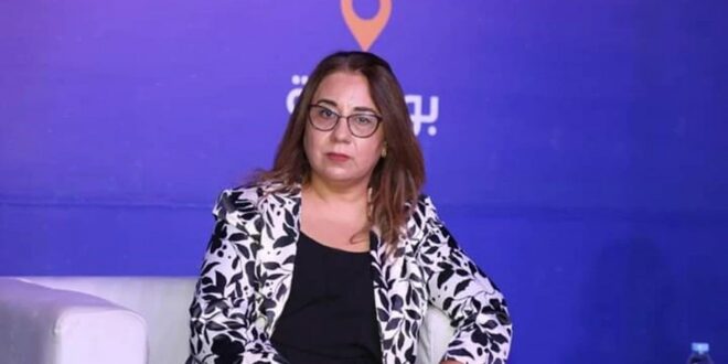فاطمة السعدي الوزيرة المنتدبة المكلفة بالإسكان وسياسة المدينة خلال مراسم تسليم السلط